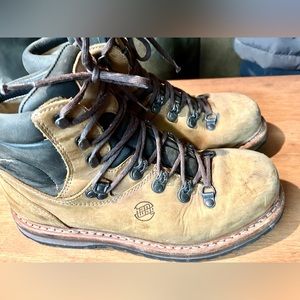 Han Wag Berger Trekking Boots -  Men 8.5